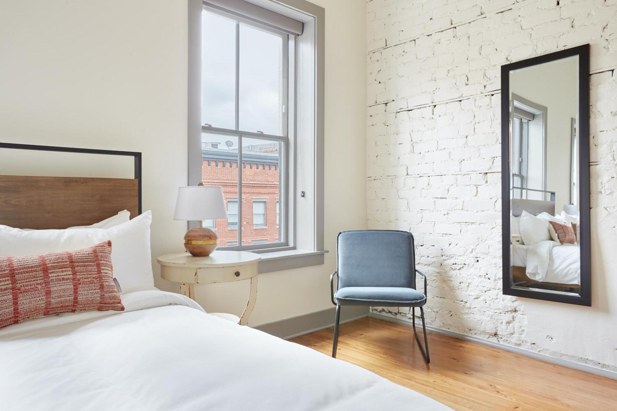Sonder By Marriott Bonvoy The Broughton Apartments Historic District סוואנה חדר תמונה